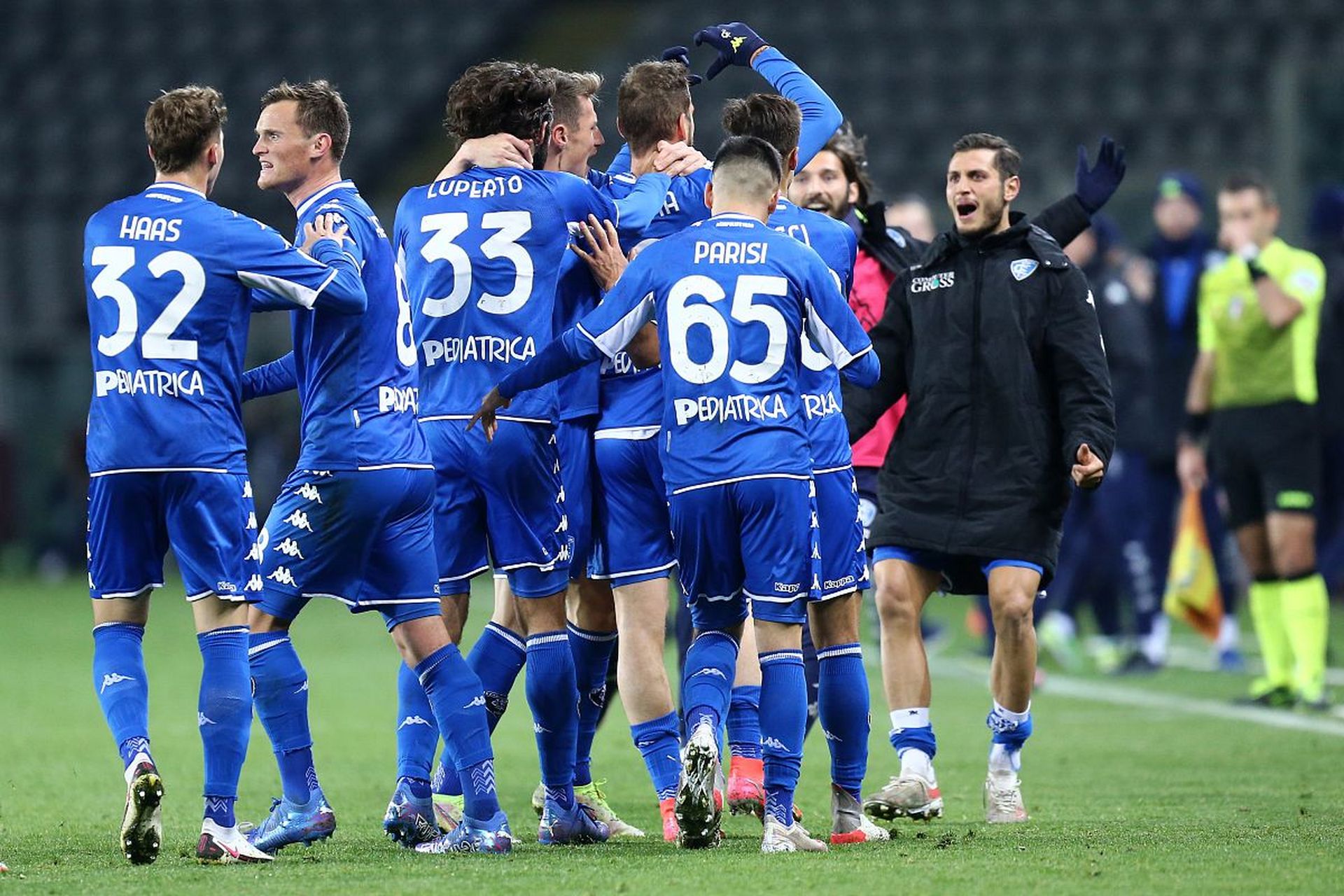 背景下也面 背景下也面